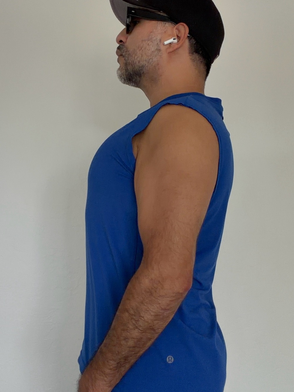 EasySet training sleeveless shirt in beach ball blue